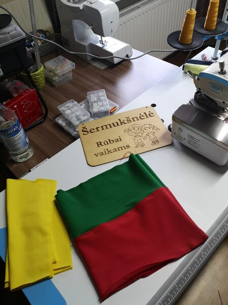 LIETUVIŠKOS SPALVOS(trispalvės spalvų apranga)